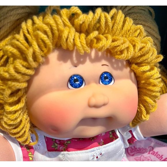 •SOLD•| Cabbage Patch Kids | MIB 2011 30th Anniversary CPK Yarn Haired Girl - Picture 2 of 7
